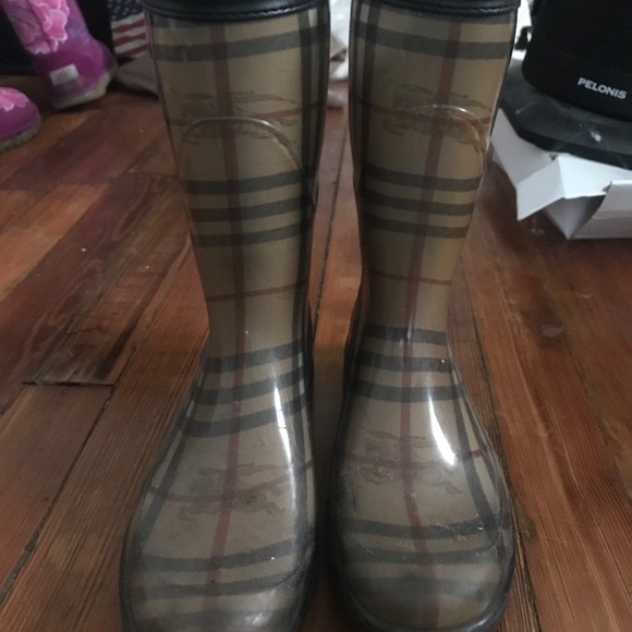 Burberry rain boots - Picture 2 of 2